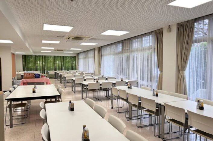 employee-cafeteria-2